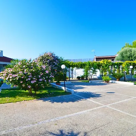 Belen Con Piscina E Campo Da Tennis Сasa de vacaciones *
